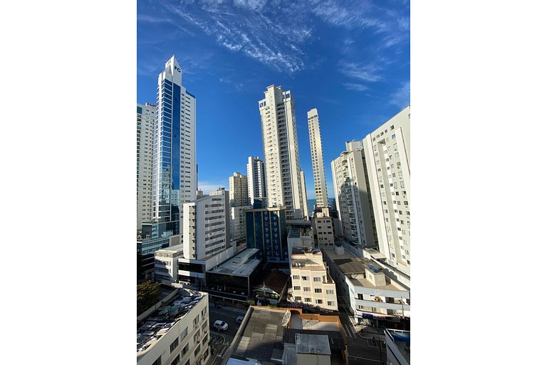 PRG82 - Climatizado, 3 Dorm, Próx Av Brasil, Amplo