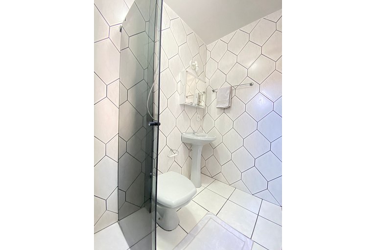 CB54 - Churrasqueira, 2 Dorm Climatizados, Garagem