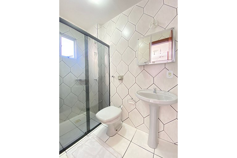 CB54 - Churrasqueira, 2 Dorm Climatizados, Garagem