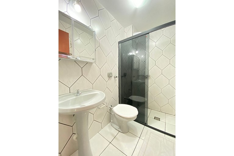 CB54 - Churrasqueira, 2 Dorm Climatizados, Garagem