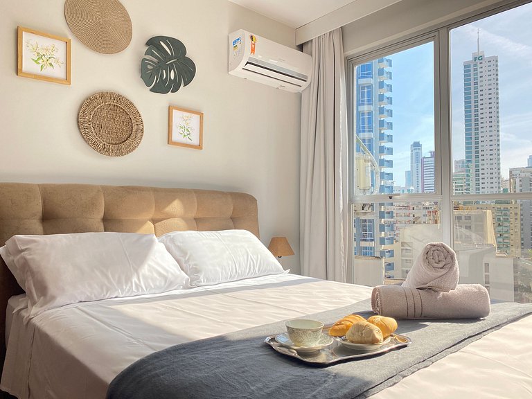 PRG82 - Climatizado, 3 Dorm, Próx Av Brasil, Amplo