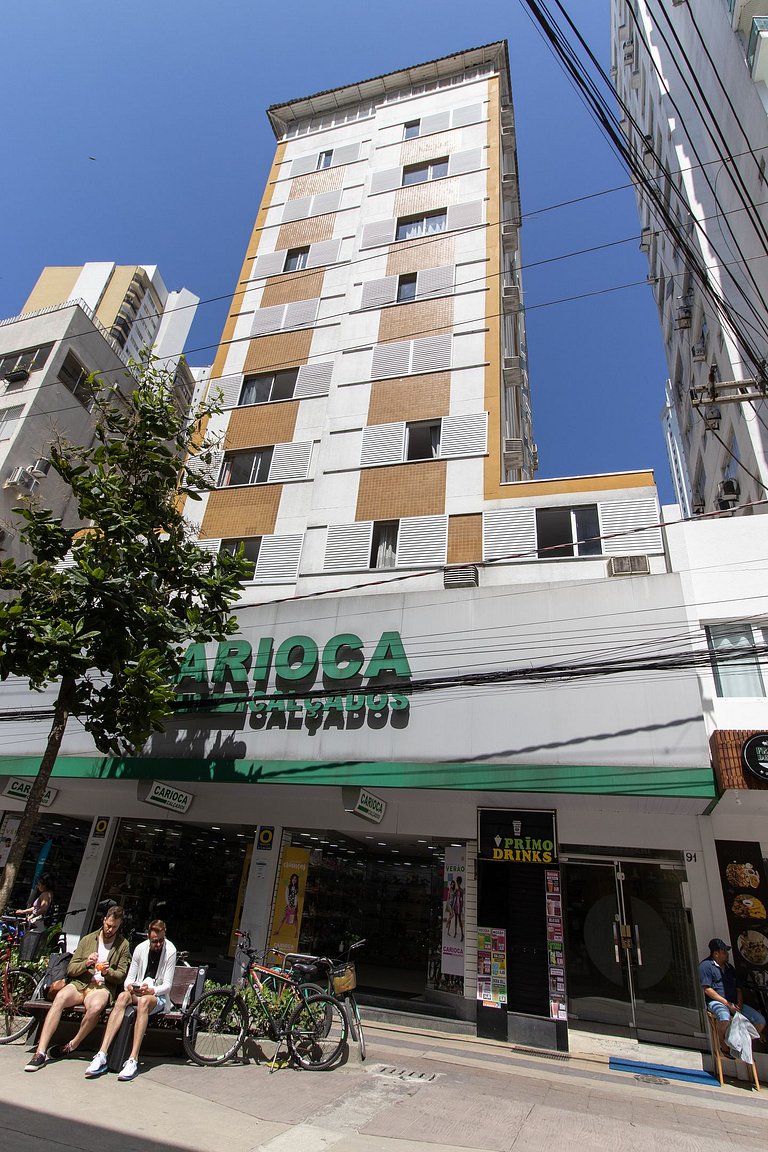 CLR84 - Calçadão, Garagem, 1 Dorm Climatizado