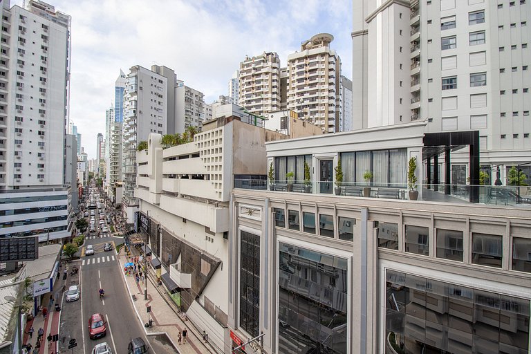 BLU41 - Av Brasil, 3 Dorm Climatizados, Garagem