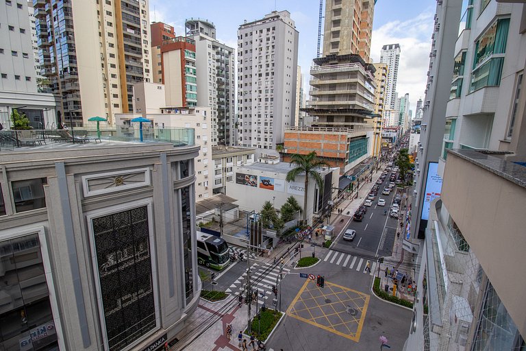 BLU41 - Av Brasil, 3 Dorm Climatizados, Garagem