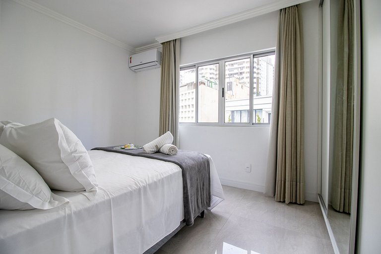 BLU41 - Av Brasil, 3 Dorm Climatizados, Garagem