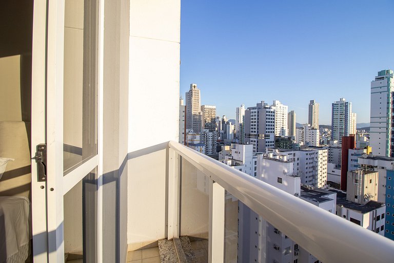 SAT132 - 2 Dorm, Churrasq, 2 Garagens, Wi-Fi
