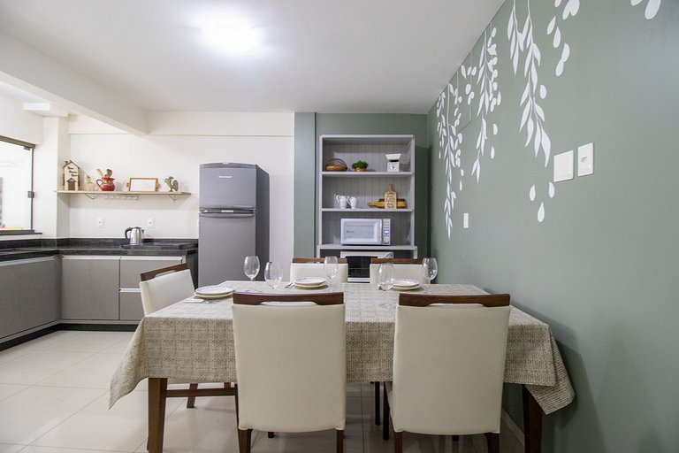 MAU11 - Av. Brasil, Churrasq, 3 Dorm, Climatizado