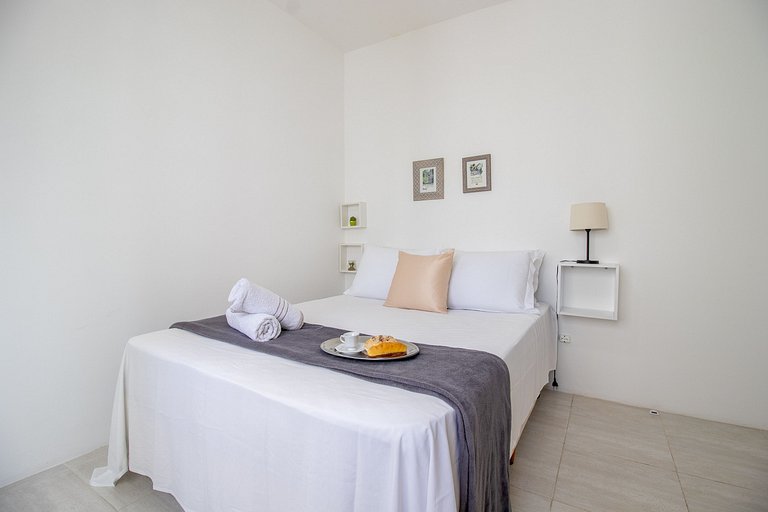 NVR82B - Sacada, Quadra Mar, 2 Dorm Climatizados