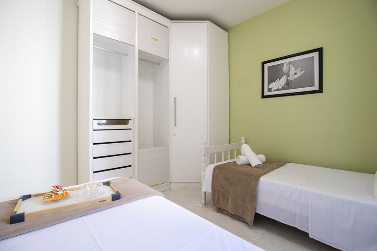 NVR62B - Quadra Mar, Sacada, 2 Dorm, Climatizado
