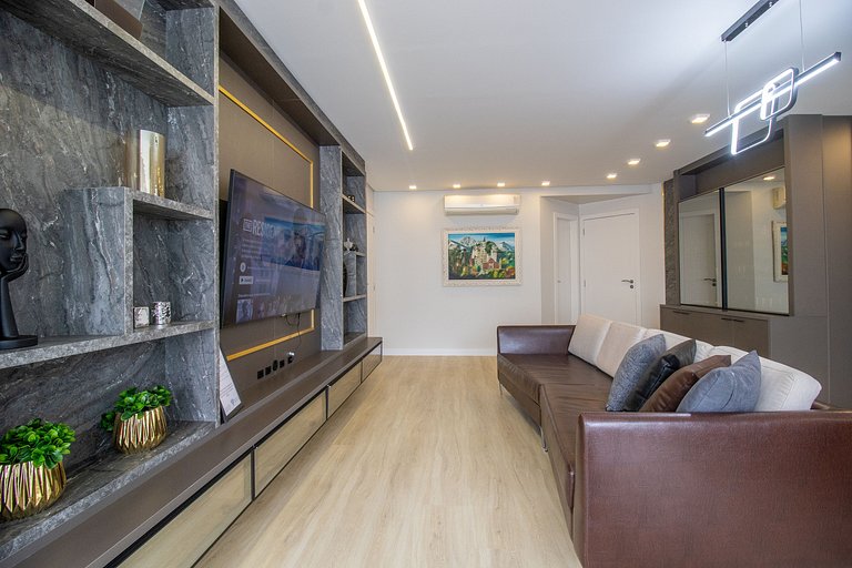 EMA31 - 3 Dorm, Moderno, Churrasqueira, 2 Garagens