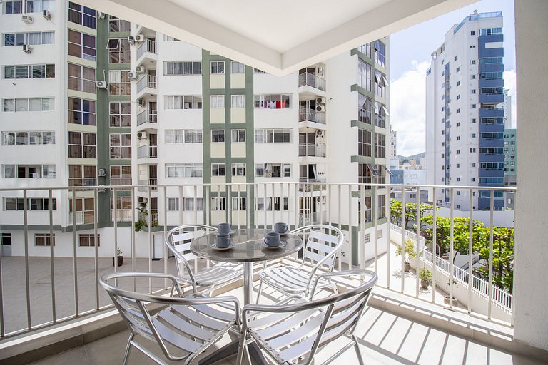 PRG21 - 4 Dorm, Lindo Espaço, Climatizado, Garagem