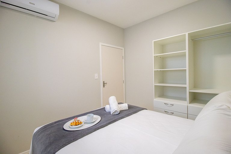 JOA23 - 1 Dorm, Climatizado, Garagem, TV Smart