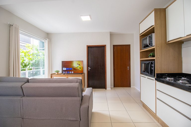 JOA31 - 2 Dorm Climatizados, Garagem, TV Smart
