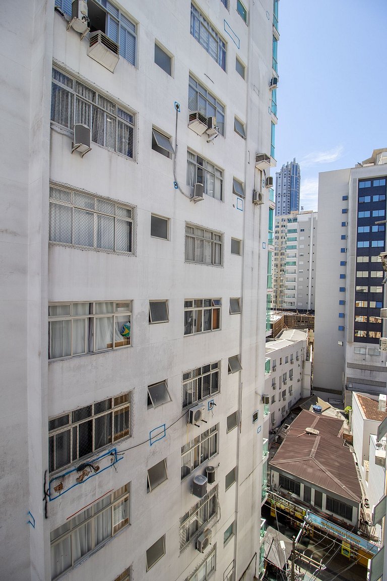 CLI83 - Quadra Mar, Calçadão, Garagem, 1 Dorm