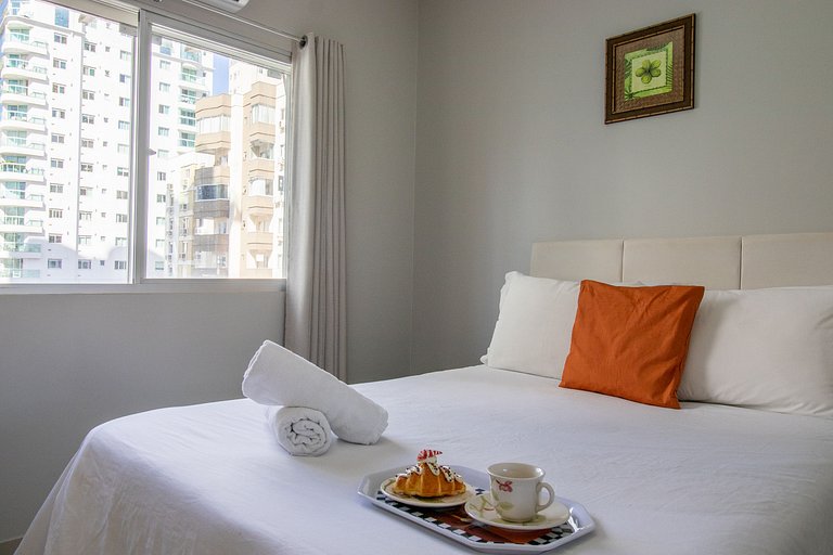 CDL52 - 2 Dorm, Climatizado, Esq. Av. Brasil