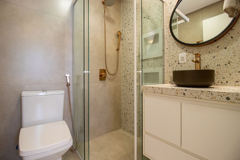 GMN51 - Av. Brasil, Climatizado, 2 suítes + 1 Dorm