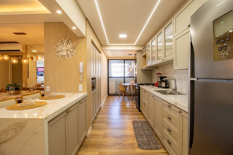 GMN51 - Av. Brasil, Climatizado, 2 suítes + 1 Dorm