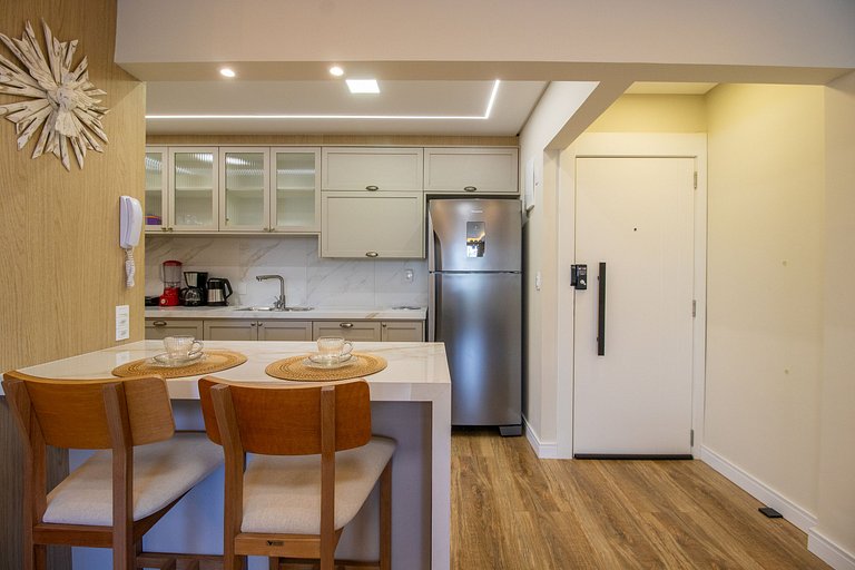 GMN51 - Av. Brasil, Climatizado, 2 suítes + 1 Dorm