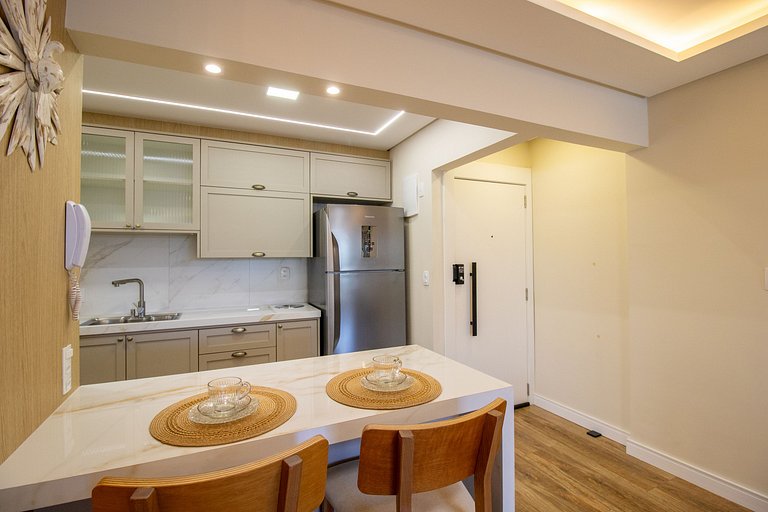 GMN51 - Av. Brasil, Climatizado, 2 suítes + 1 Dorm