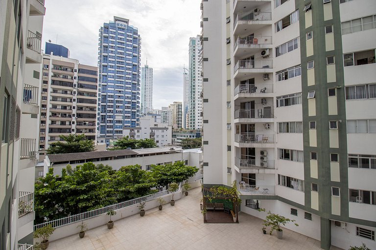 CRM38 - 2Dorm, Climatizado, Centro, Garagem, Wi-fi