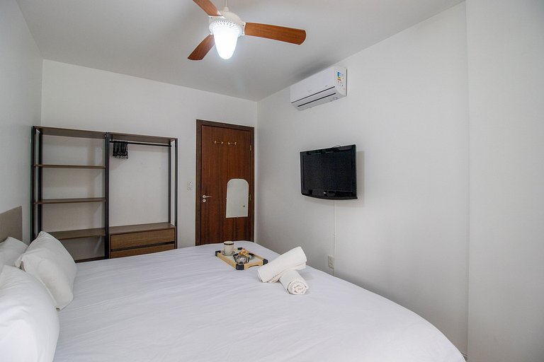 CRM38 - 2Dorm, Climatizado, Centro, Garagem, Wi-fi