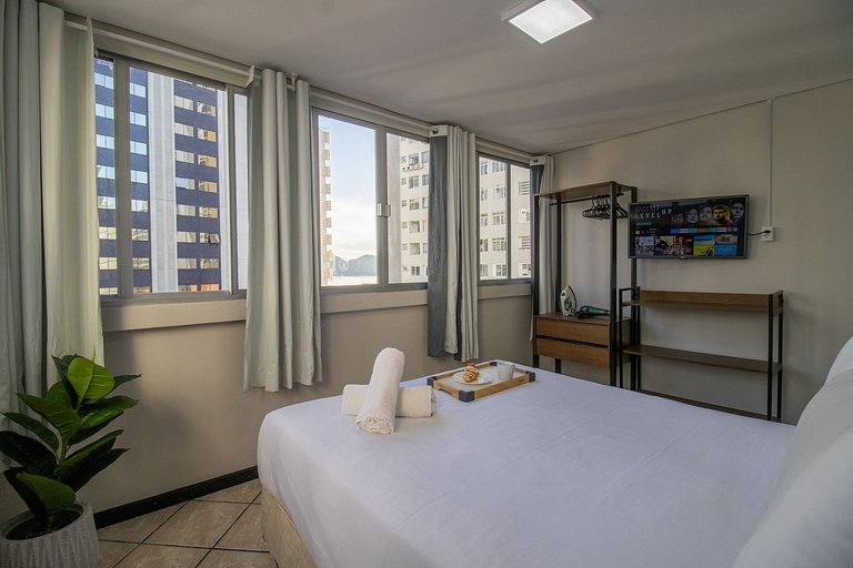 CLR81 - Calçadão, 1 Dorm Climatizado, Garagem