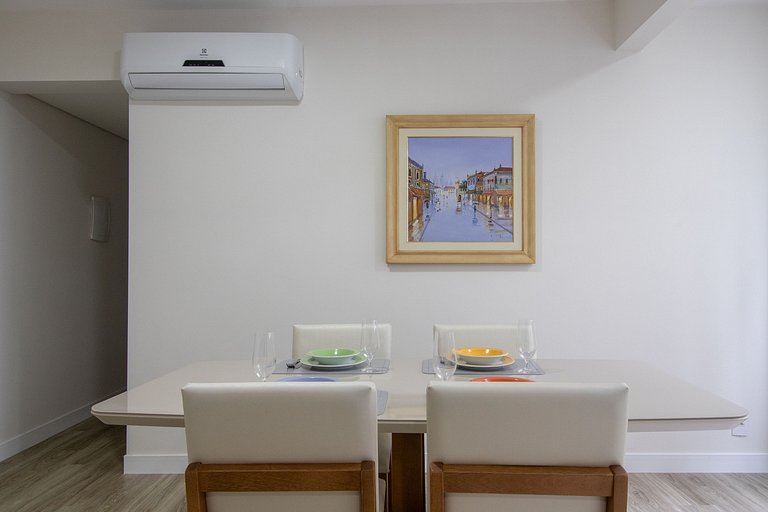 STH52 - Quadra Mar, 4 Dorm, Centro, Climatizado