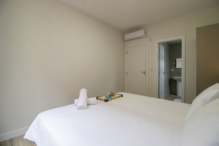 STH52 - Quadra Mar, 4 Dorm, Centro, Climatizado