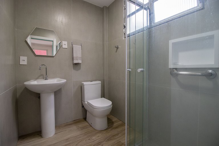 STH52 - Quadra Mar, 4 Dorm, Centro, Climatizado
