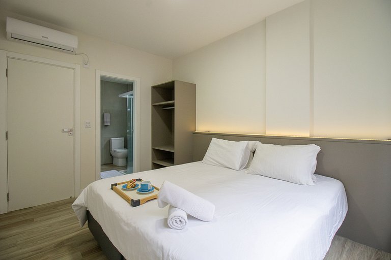 STH52 - Quadra Mar, 4 Dorm, Centro, Climatizado