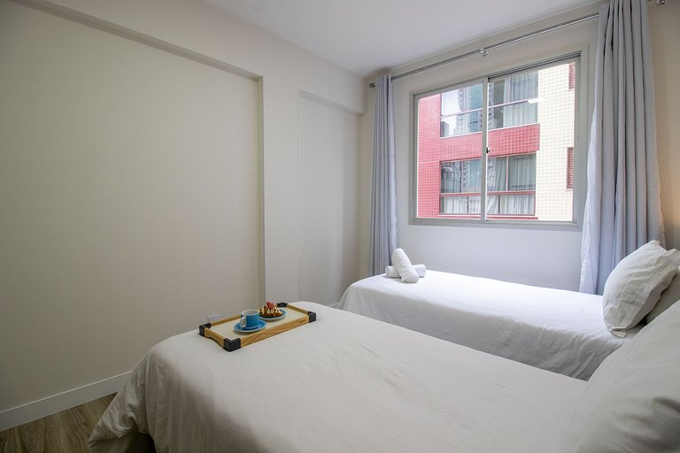 STH52 - Quadra Mar, 4 Dorm, Centro, Climatizado