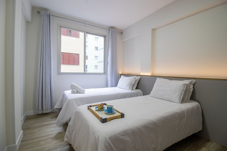 STH52 - Quadra Mar, 4 Dorm, Centro, Climatizado