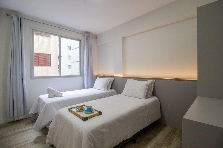 STH52 - Quadra Mar, 4 Dorm, Centro, Climatizado