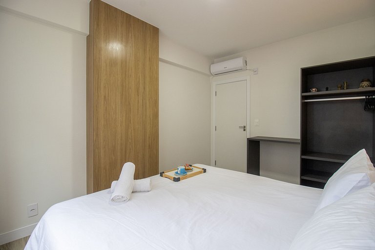 STH52 - Quadra Mar, 4 Dorm, Centro, Climatizado