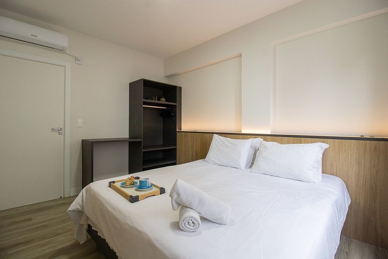 STH52 - Quadra Mar, 4 Dorm, Centro, Climatizado