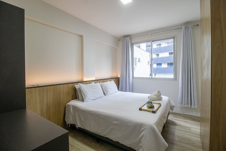 STH52 - Quadra Mar, 4 Dorm, Centro, Climatizado