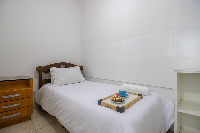 STH52 - Quadra Mar, 4 Dorm, Centro, Climatizado