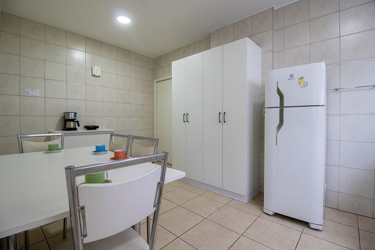 STH52 - Quadra Mar, 4 Dorm, Centro, Climatizado