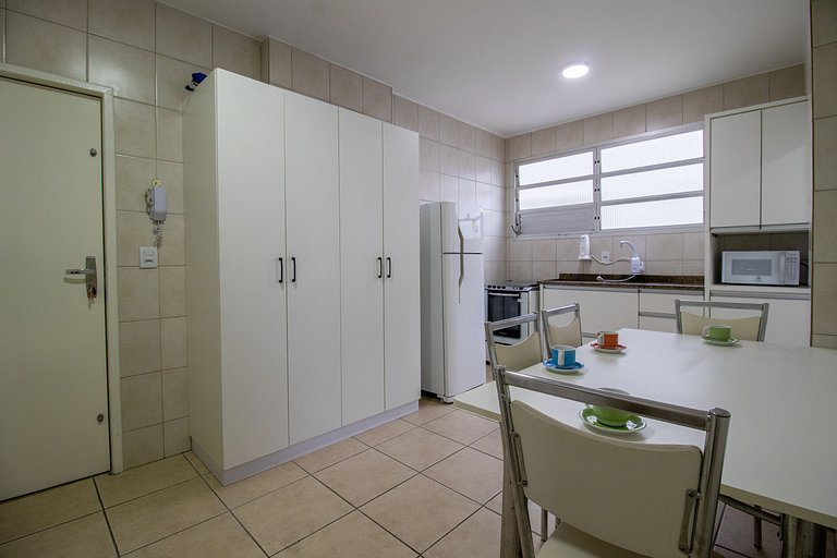STH52 - Quadra Mar, 4 Dorm, Centro, Climatizado