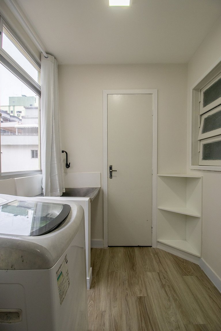 STH52 - Quadra Mar, 4 Dorm, Centro, Climatizado