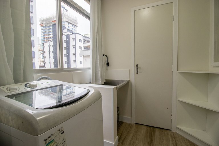 STH52 - Quadra Mar, 4 Dorm, Centro, Climatizado