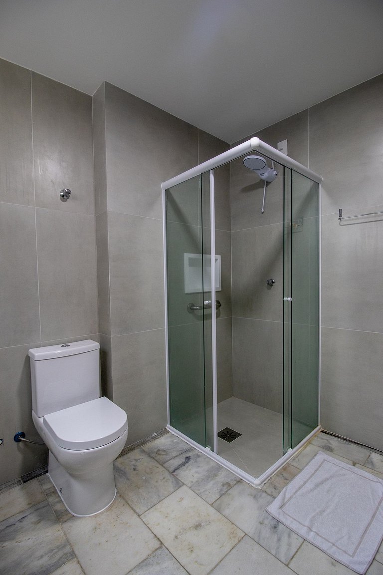 STH52 - Quadra Mar, 4 Dorm, Centro, Climatizado