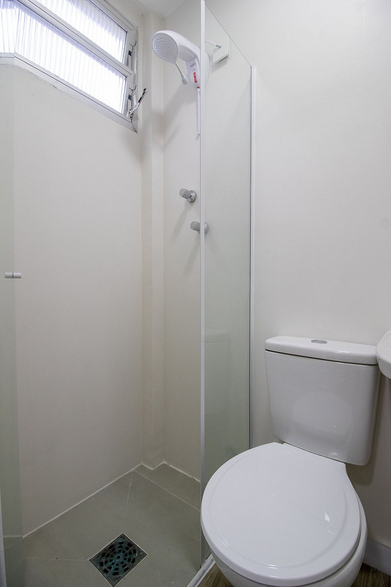 STH52 - Quadra Mar, 4 Dorm, Centro, Climatizado