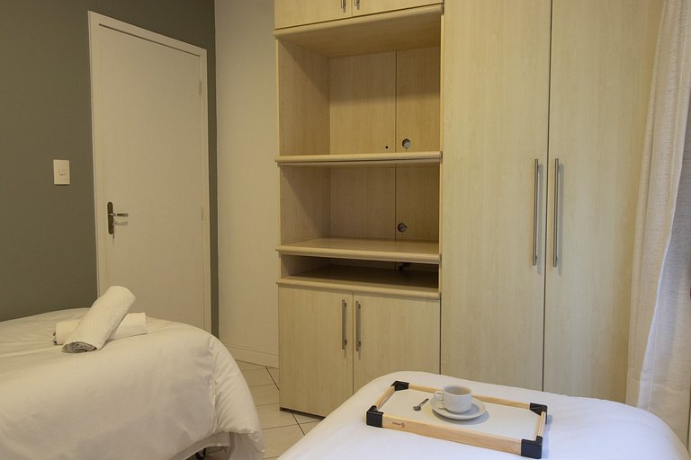 EUG22 - 3 Dorm, Quadra Mar, Rua 1200