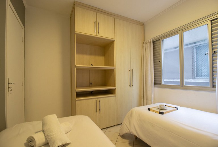 EUG22 - 3 Dorm, Quadra Mar, Rua 1200