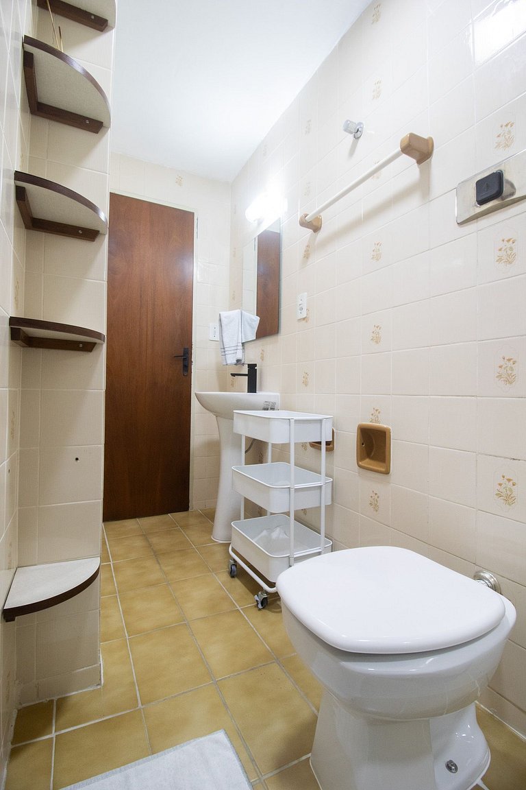PRG111 - 4 Dorm, Climatizado, Próx a Av. Brasil