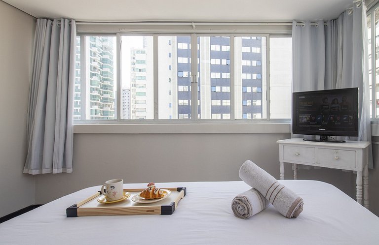 CLR82 - Calçadão, 1 Dorm Climatizado, Garagem