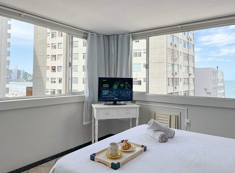 CLR82 - Calçadão, 1 Dorm Climatizado, Garagem