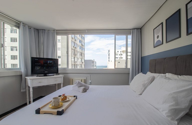 CLR82 - Calçadão, 1 Dorm Climatizado, Garagem