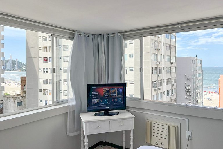 CLR82 - Calçadão, 1 Dorm Climatizado, Garagem